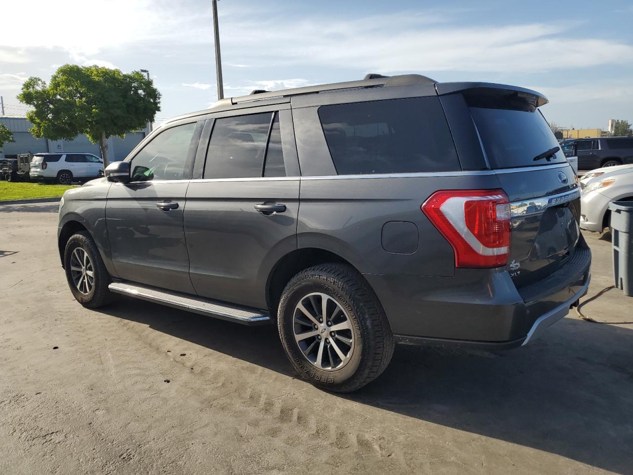 2018 Ford Expedition Xlt - Фото 2