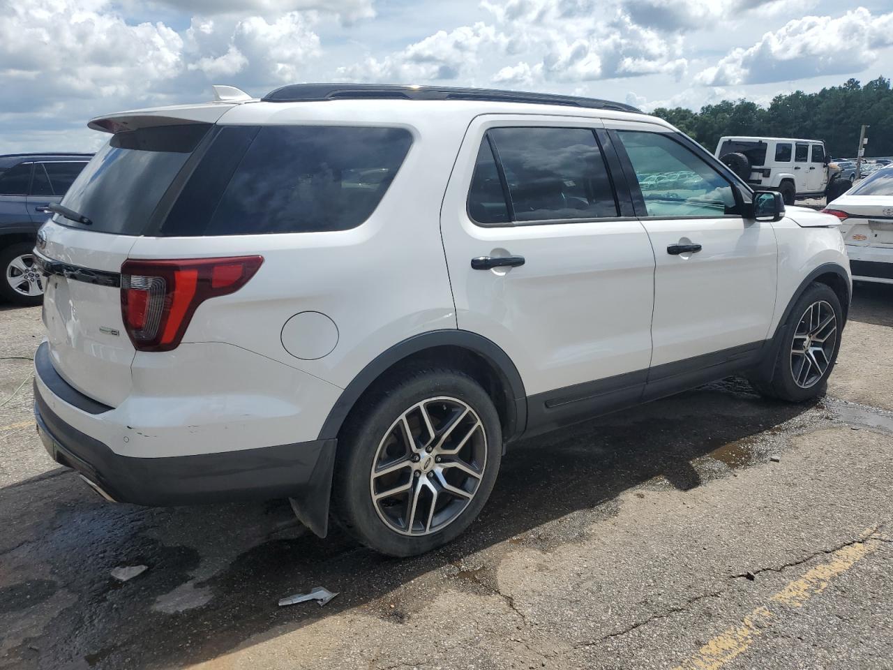 2016 Ford Explorer Sport - Фото 3
