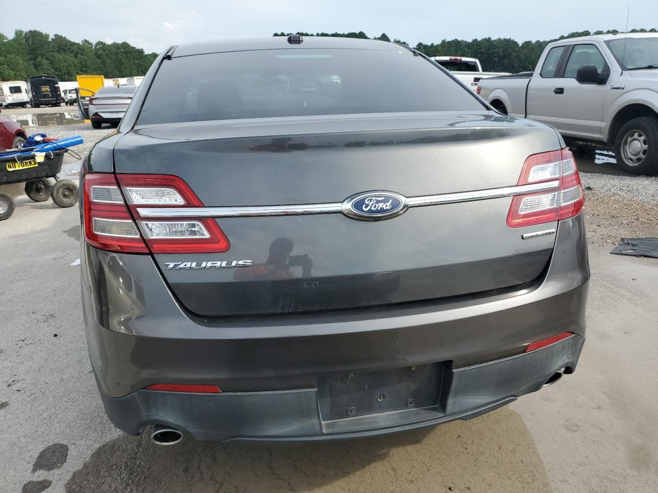 2018 Ford Taurus Se - Image 6