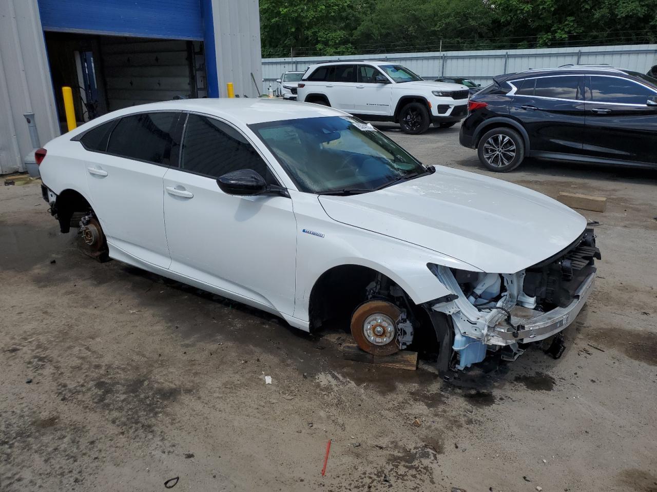 2022 Honda Accord Hybrid Sport - Image 4