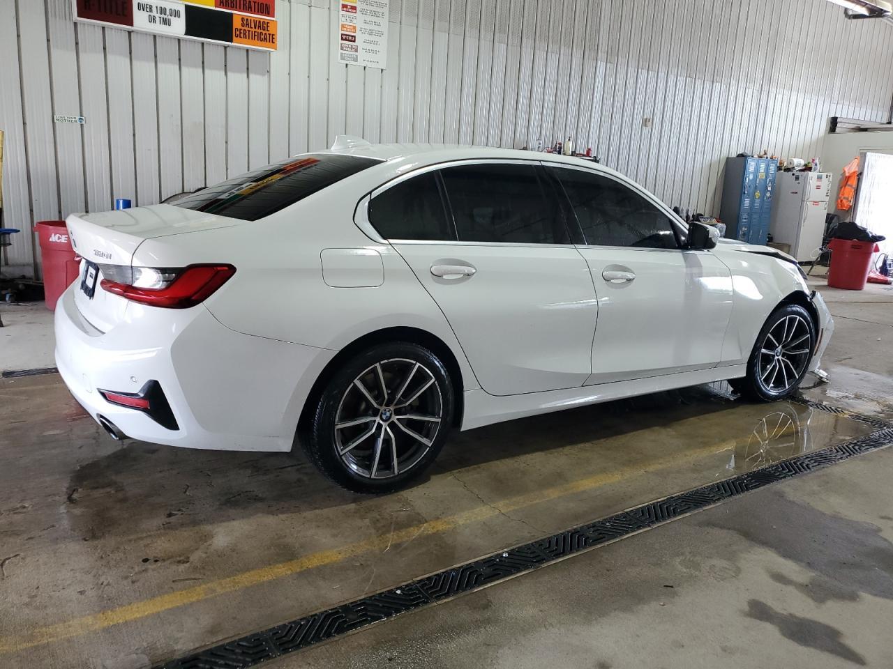 2021 BMW 330Xi - Фото 3