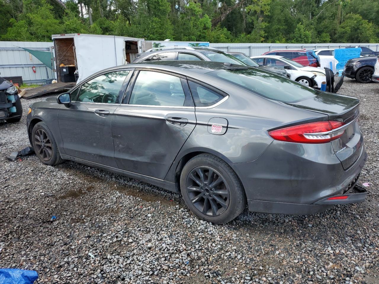 2017 Ford Fusion Se - Image 2
