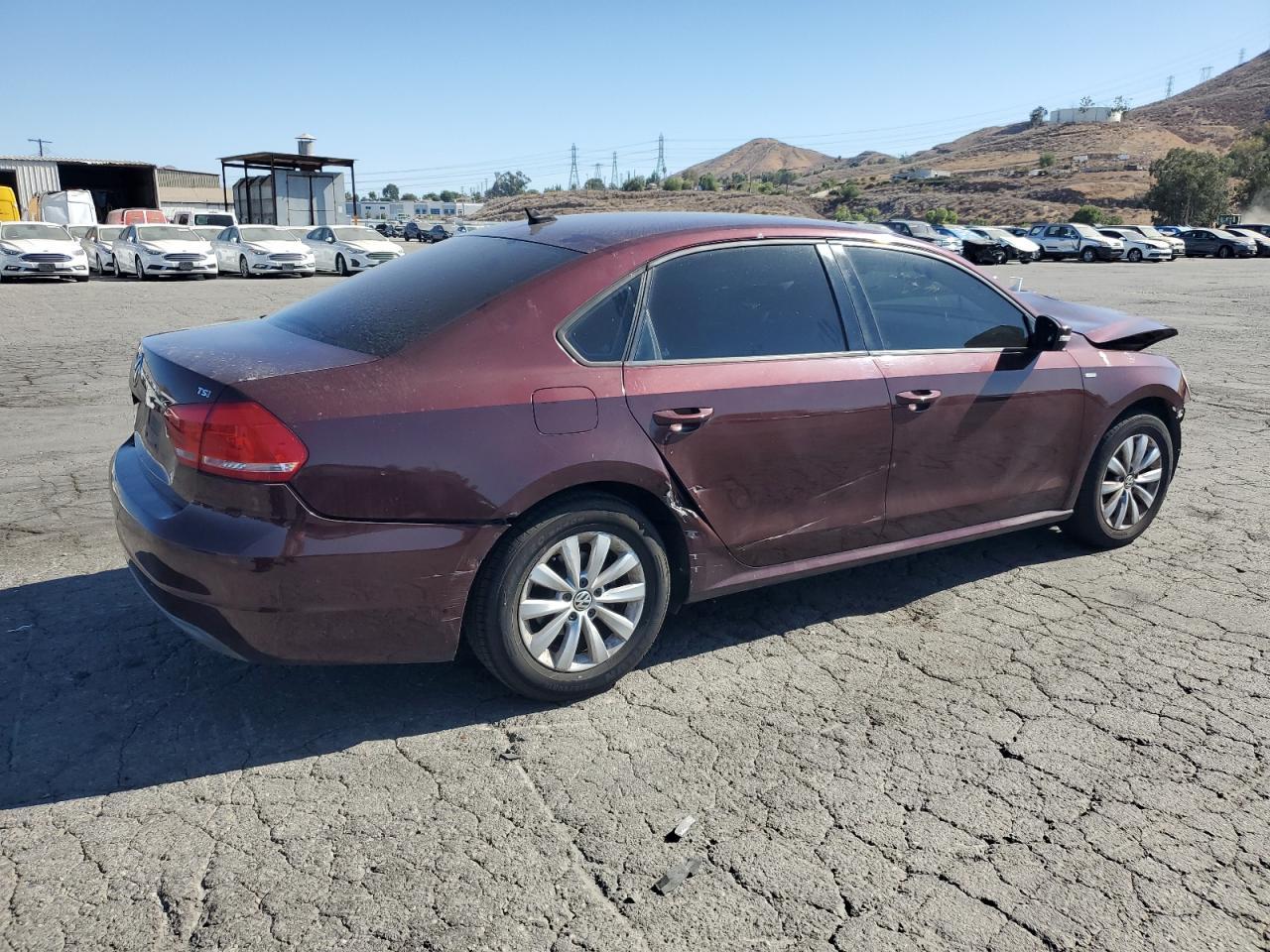2014 Volkswagen Passat S - Фото 3