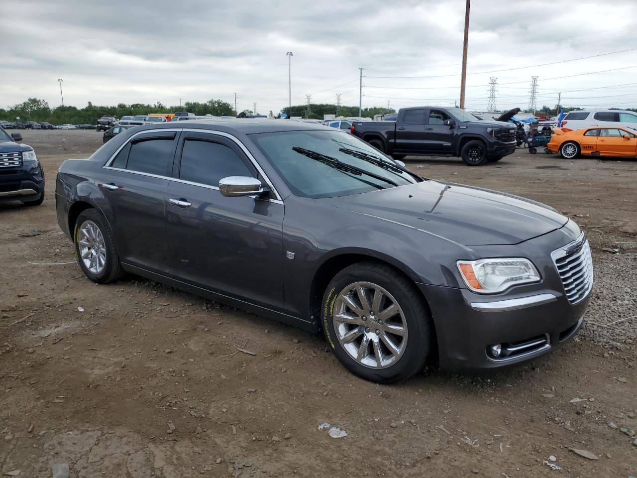 2013 Chrysler 300C - Image 4