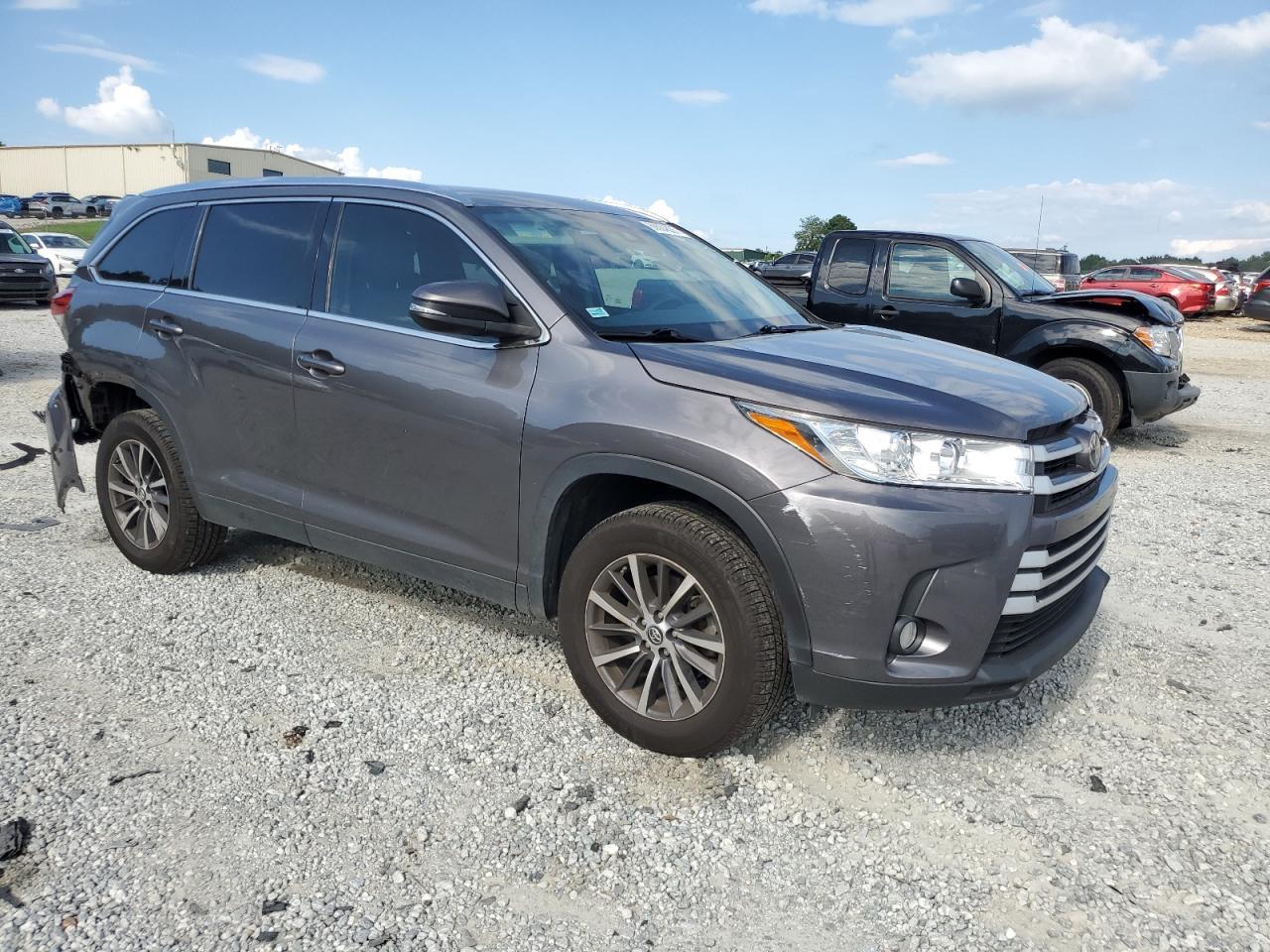 2019 Toyota Highlander Se - Фото 4