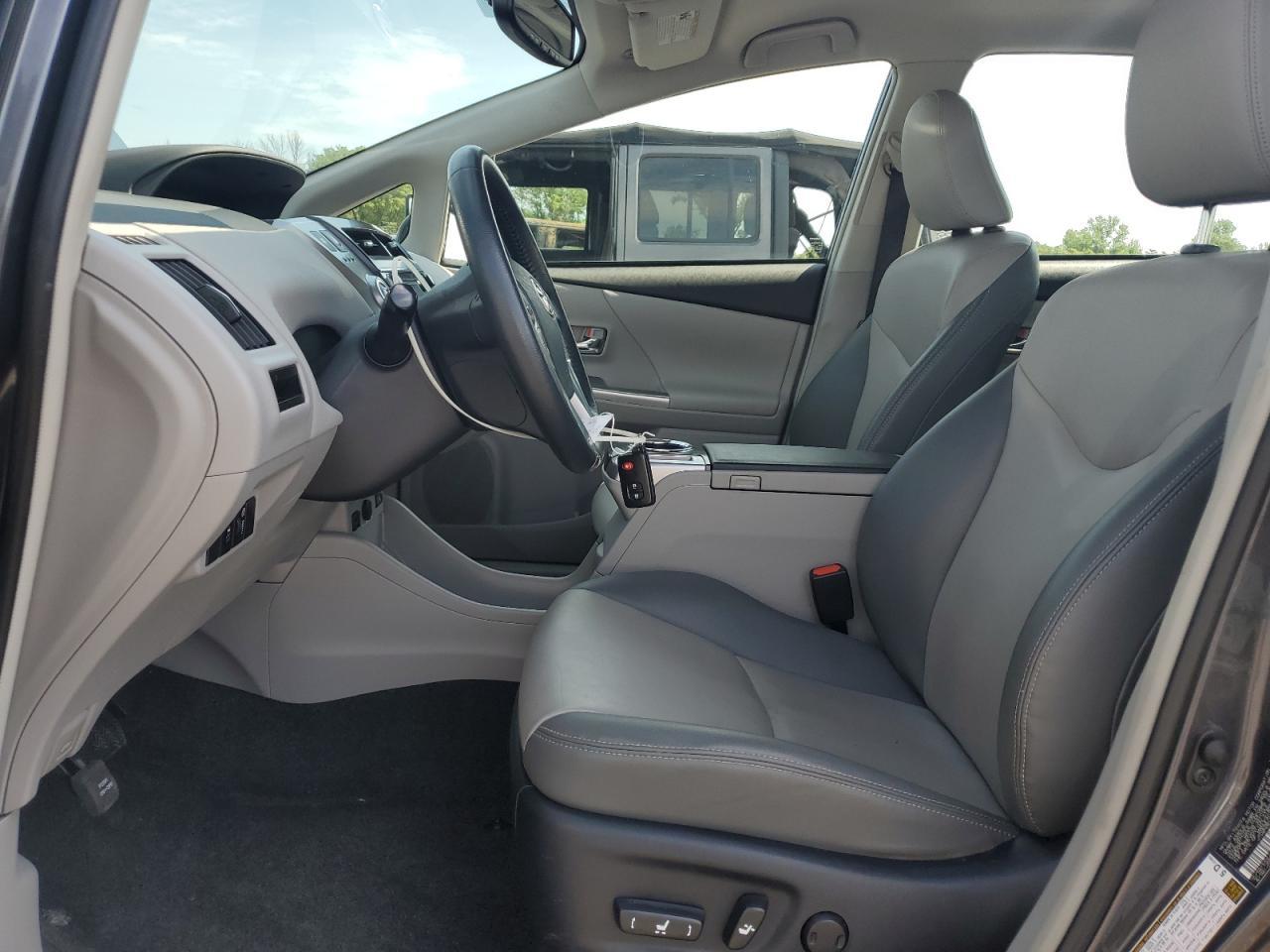 2015 Toyota Prius V - Image 7
