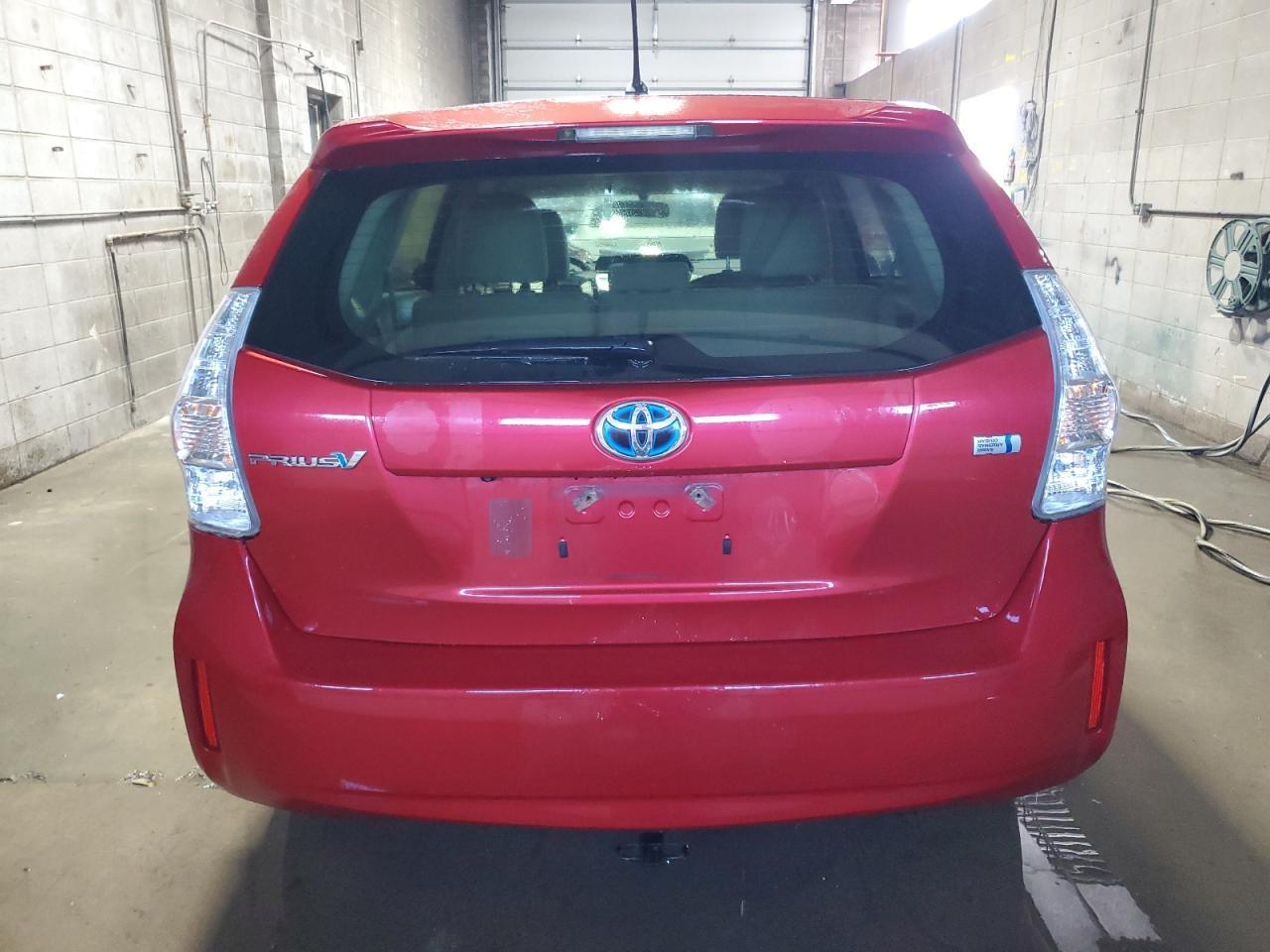 2014 Toyota Prius V - Image 6