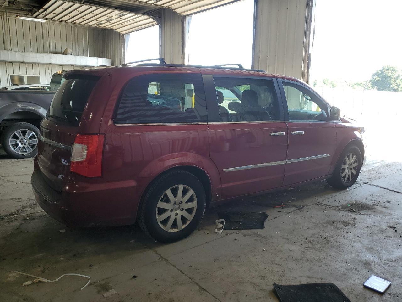 2011 Chrysler Town & Country Touring L - Фото 3