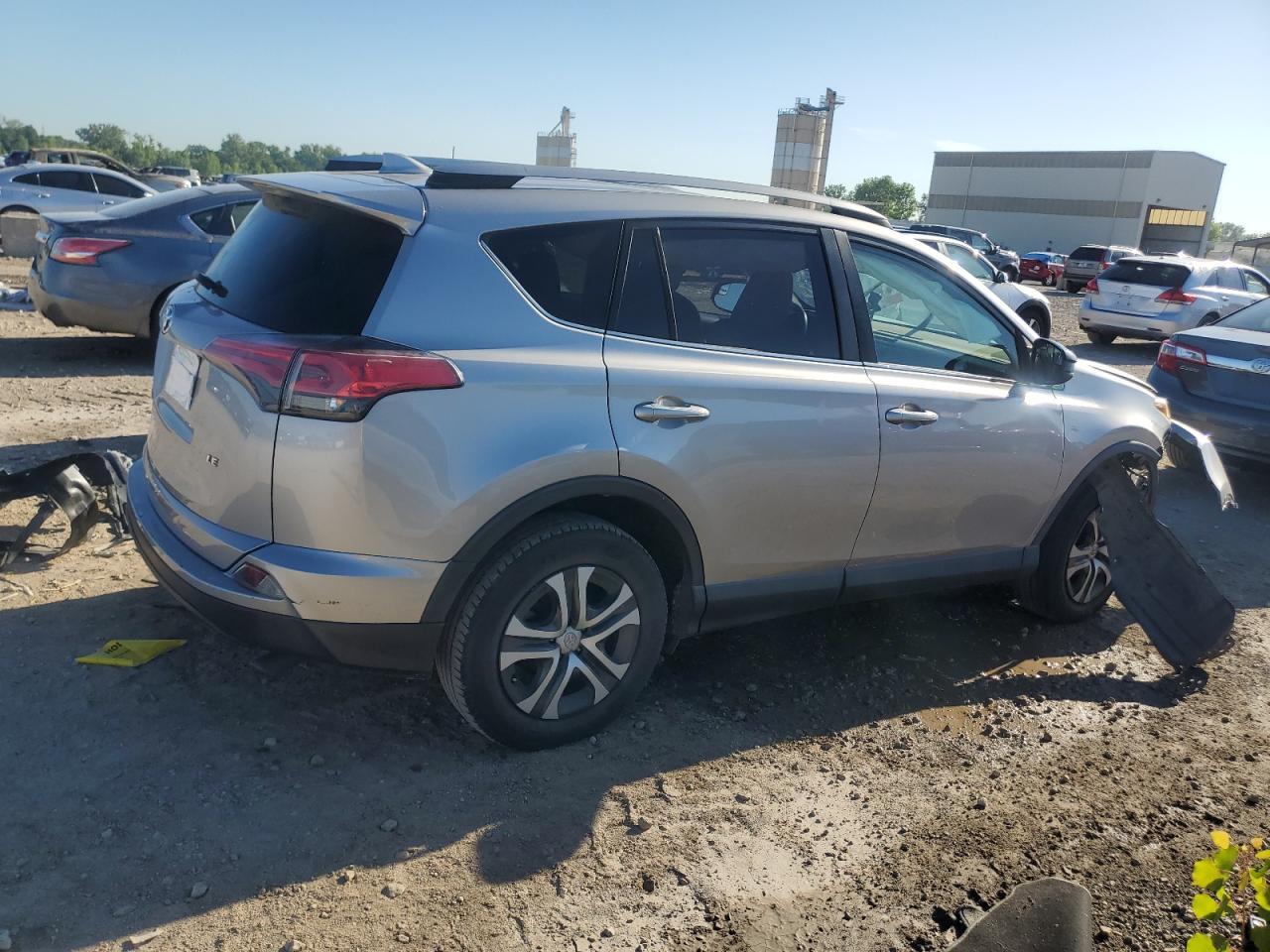 2018 Toyota Rav4 Le - Image 3