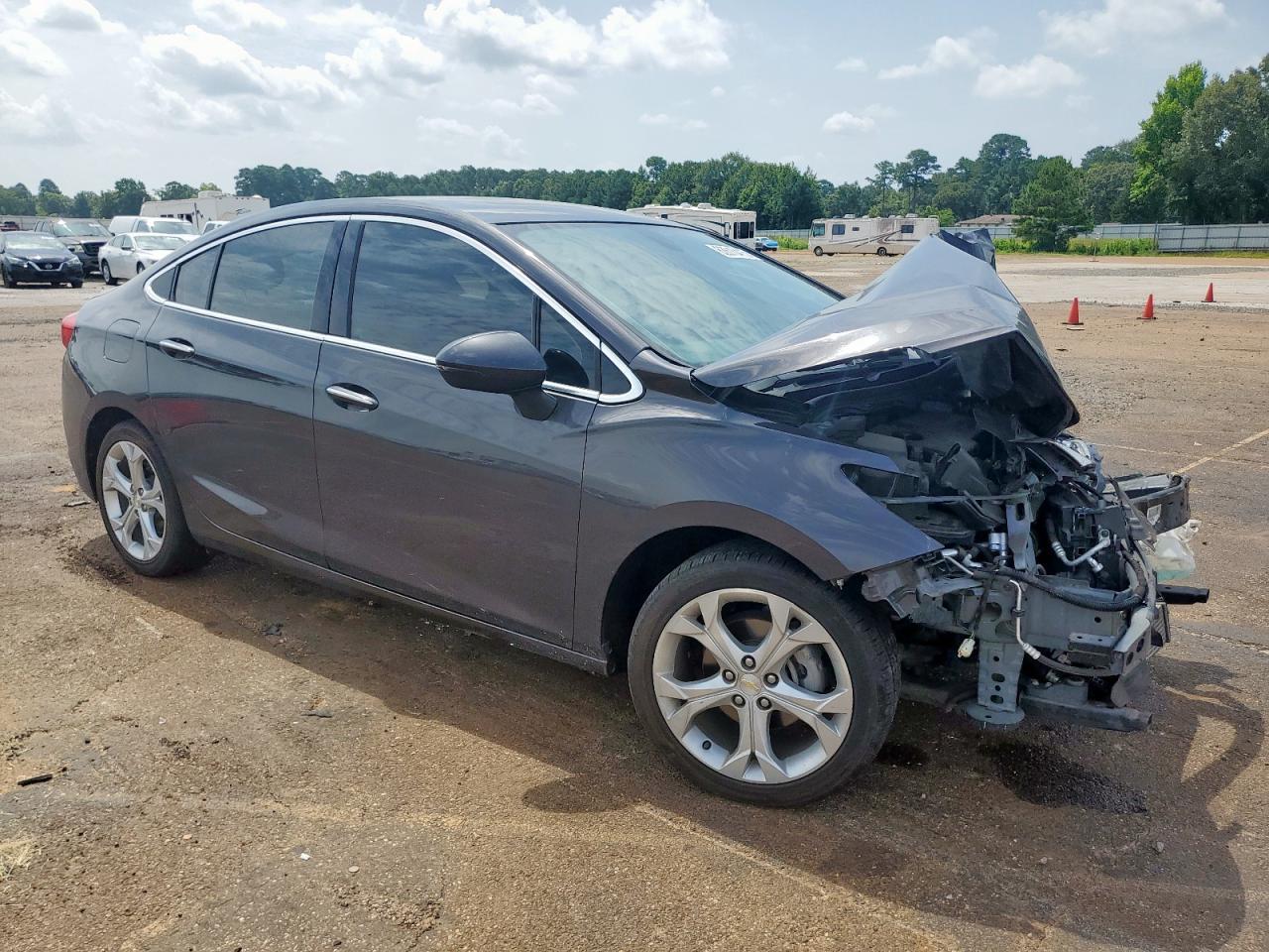 2017 Chevrolet Cruze Premier - Фото 4