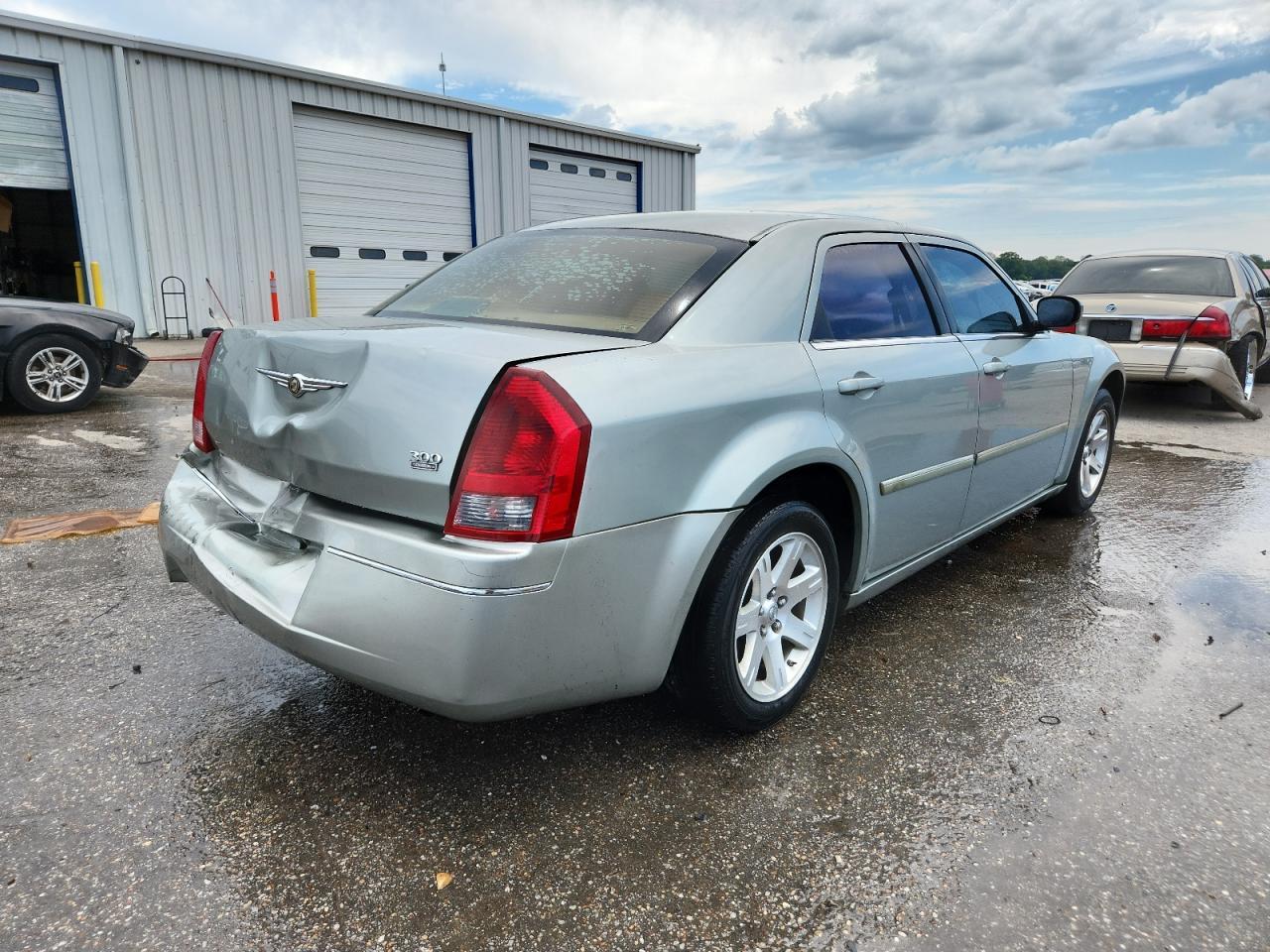 2006 Chrysler 300 Touring - Image 3