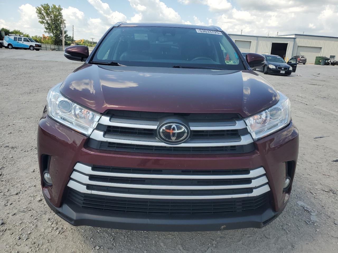 2019 Toyota Highlander Se - Фото 5