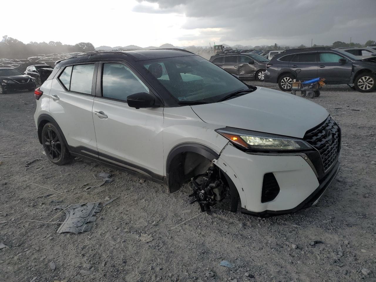 2023 Nissan Kicks Sr - Фото 4