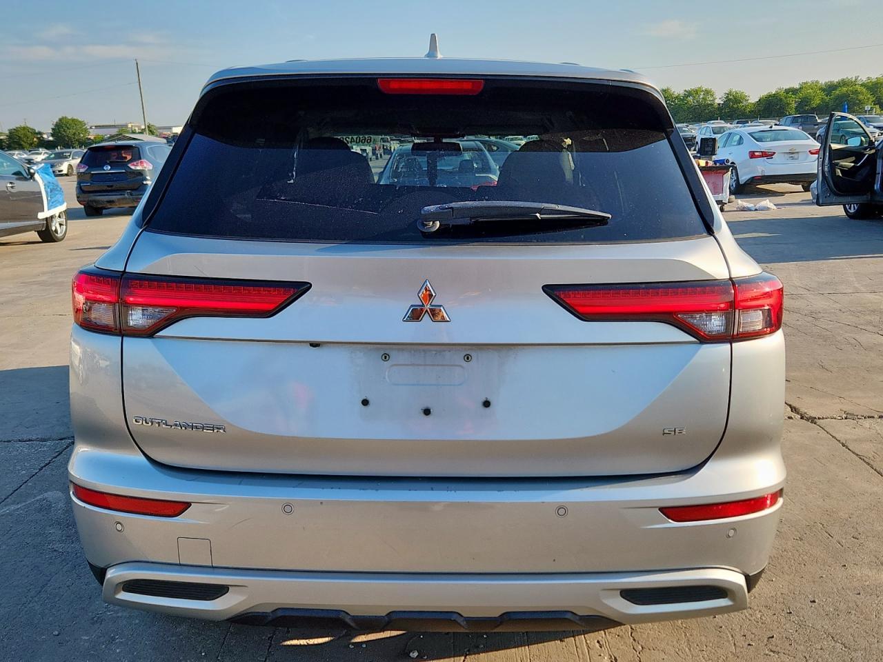 2022 Mitsubishi Outlander Se - Фото 6