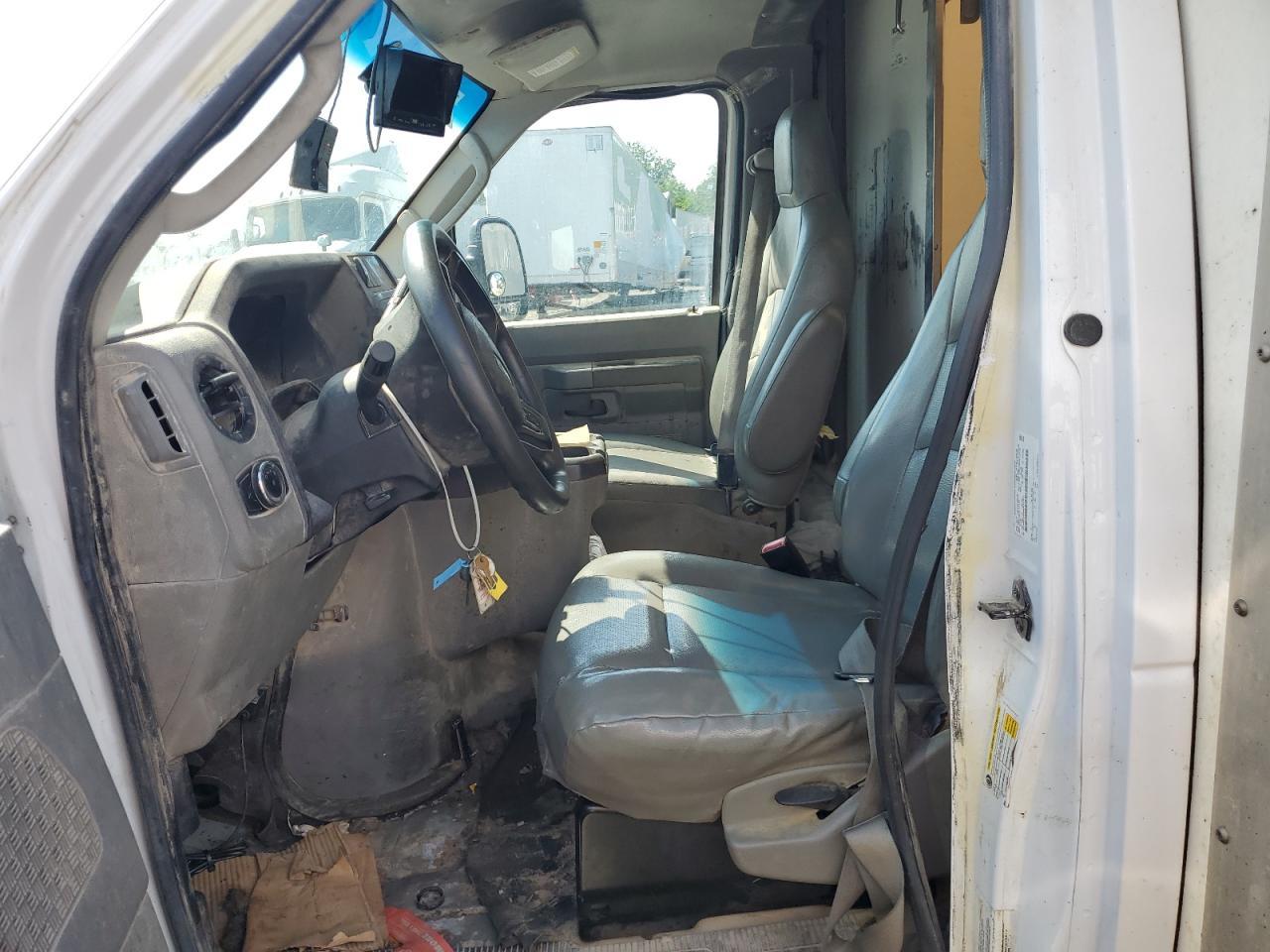 2022 Ford Econoline E350 Super Duty Cutaway Van - Фото 7