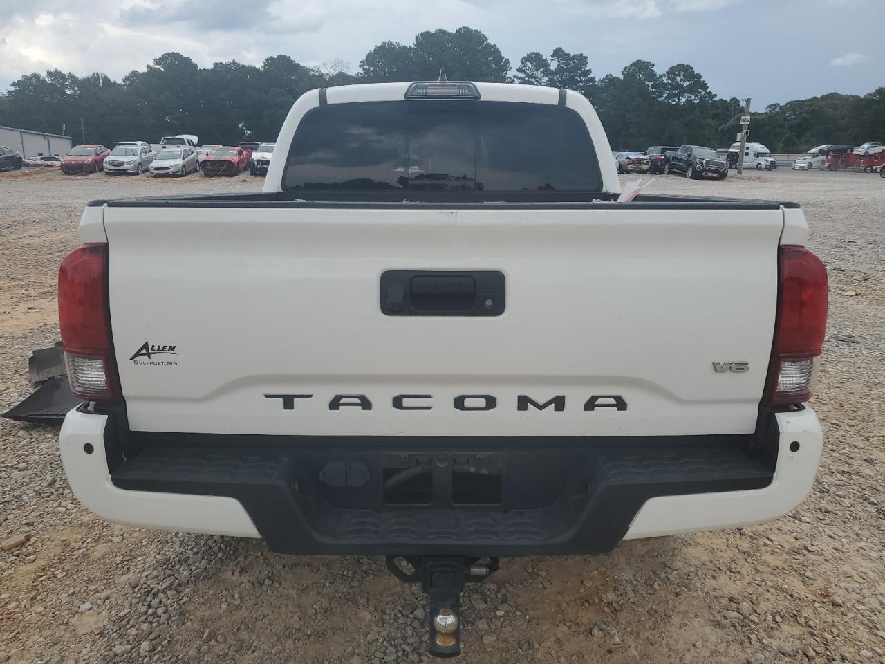 2018 Toyota Tacoma Double Cab - Image 6