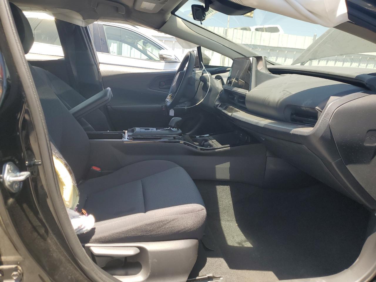 2025 Toyota Prius Le - Фото 7