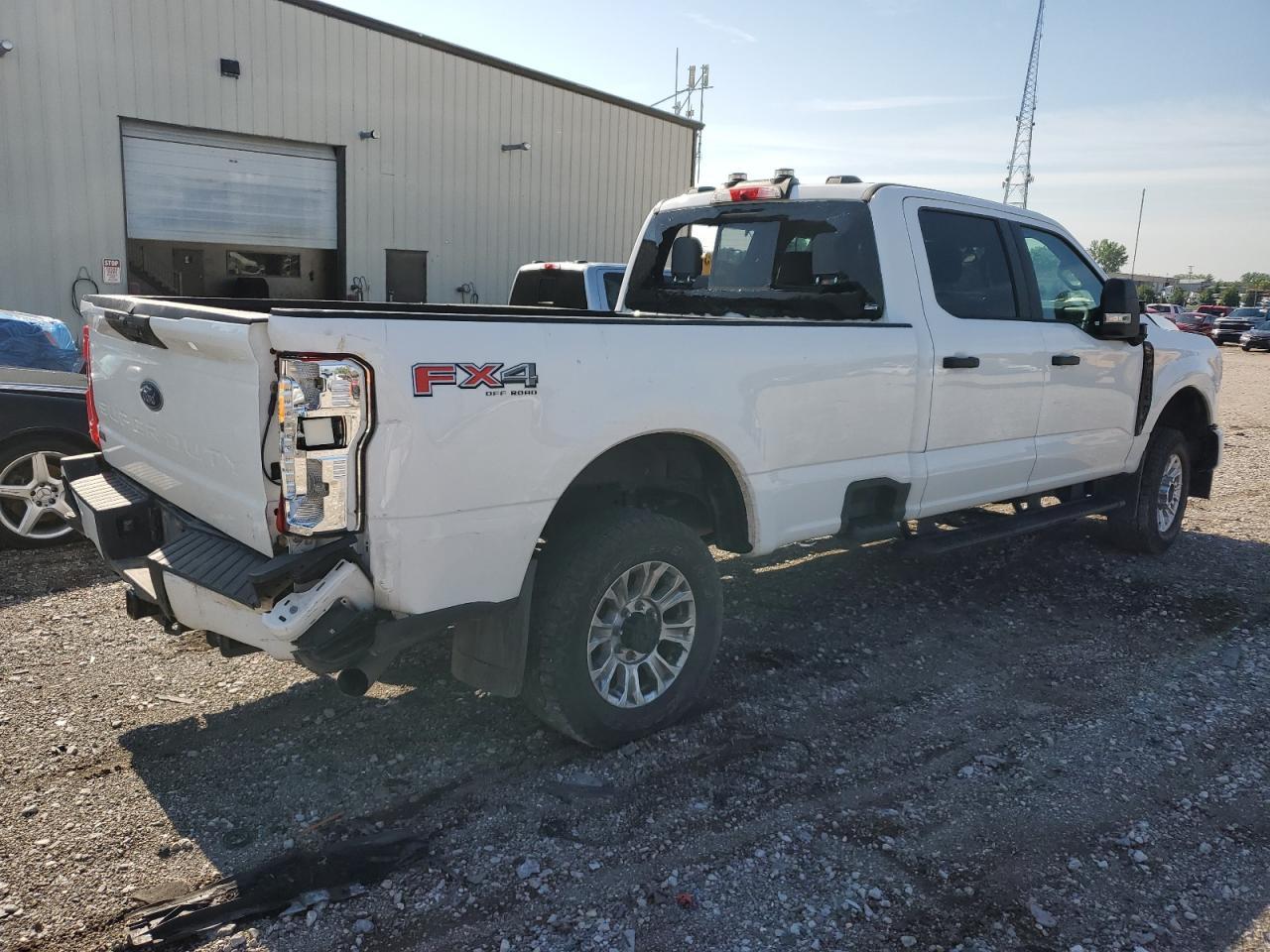 2023 Ford F350 Super Duty - Фото 3
