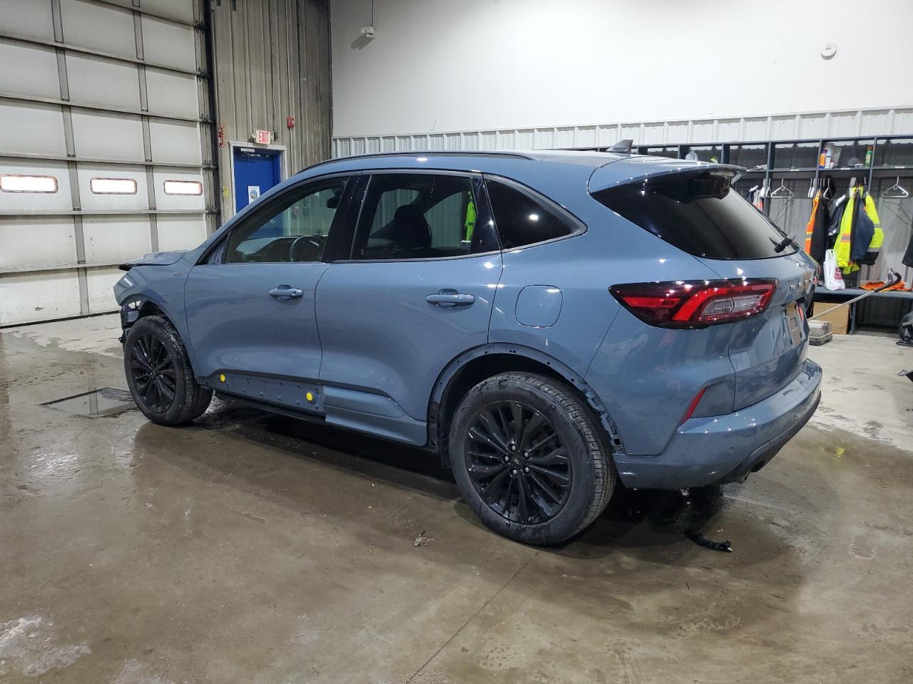 2023 Ford Escape St Line Elite - Фото 2