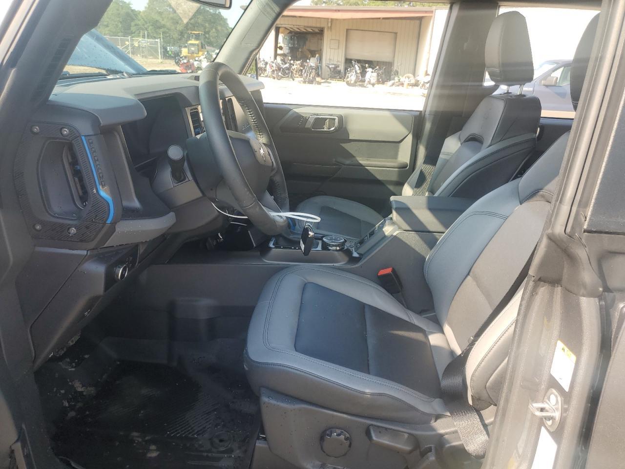 2024 Ford Bronco Black Diamond - Image 7