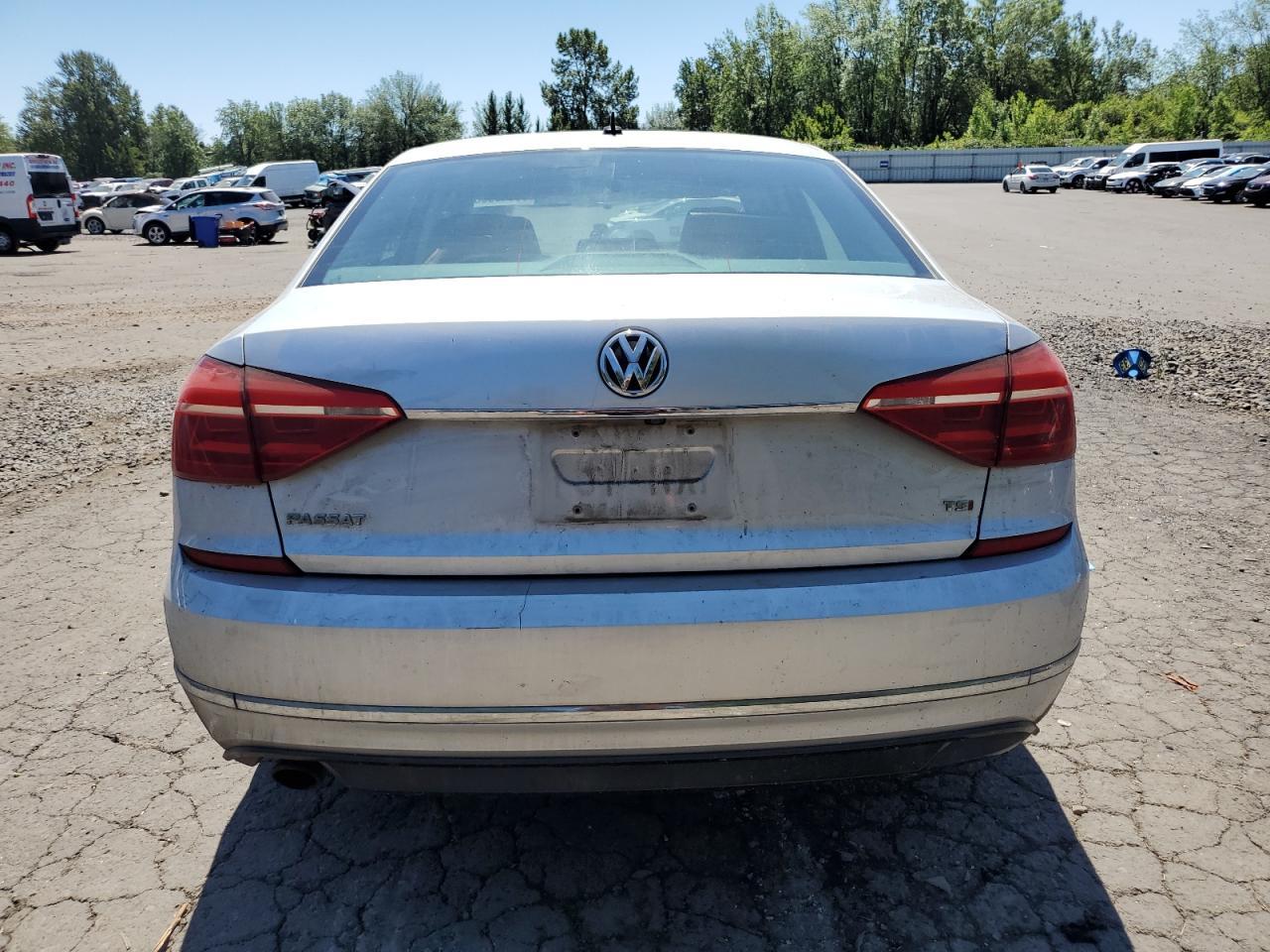 2016 Volkswagen Passat S - Фото 6