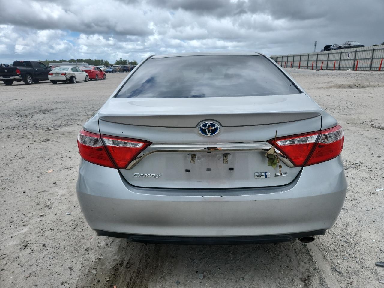 2015 Toyota Camry Hybrid - Фото 6