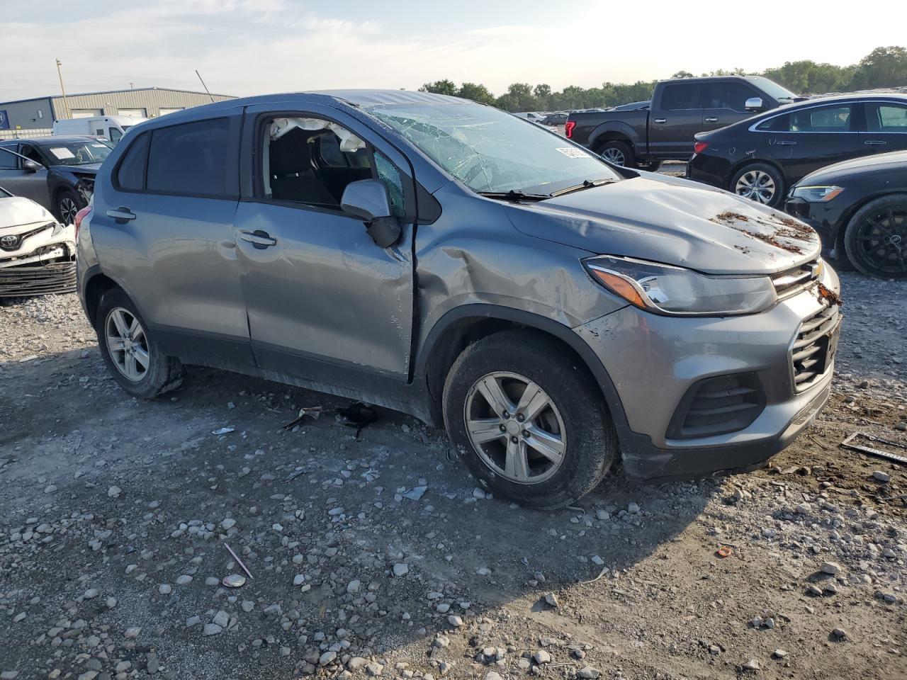 2020 Chevrolet Trax Ls - Image 4