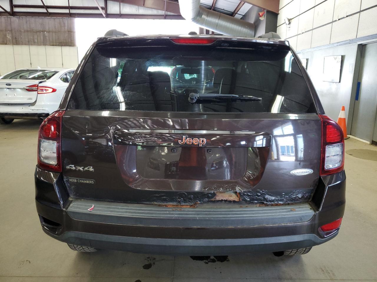2014 Jeep Compass Latitude - Image 6
