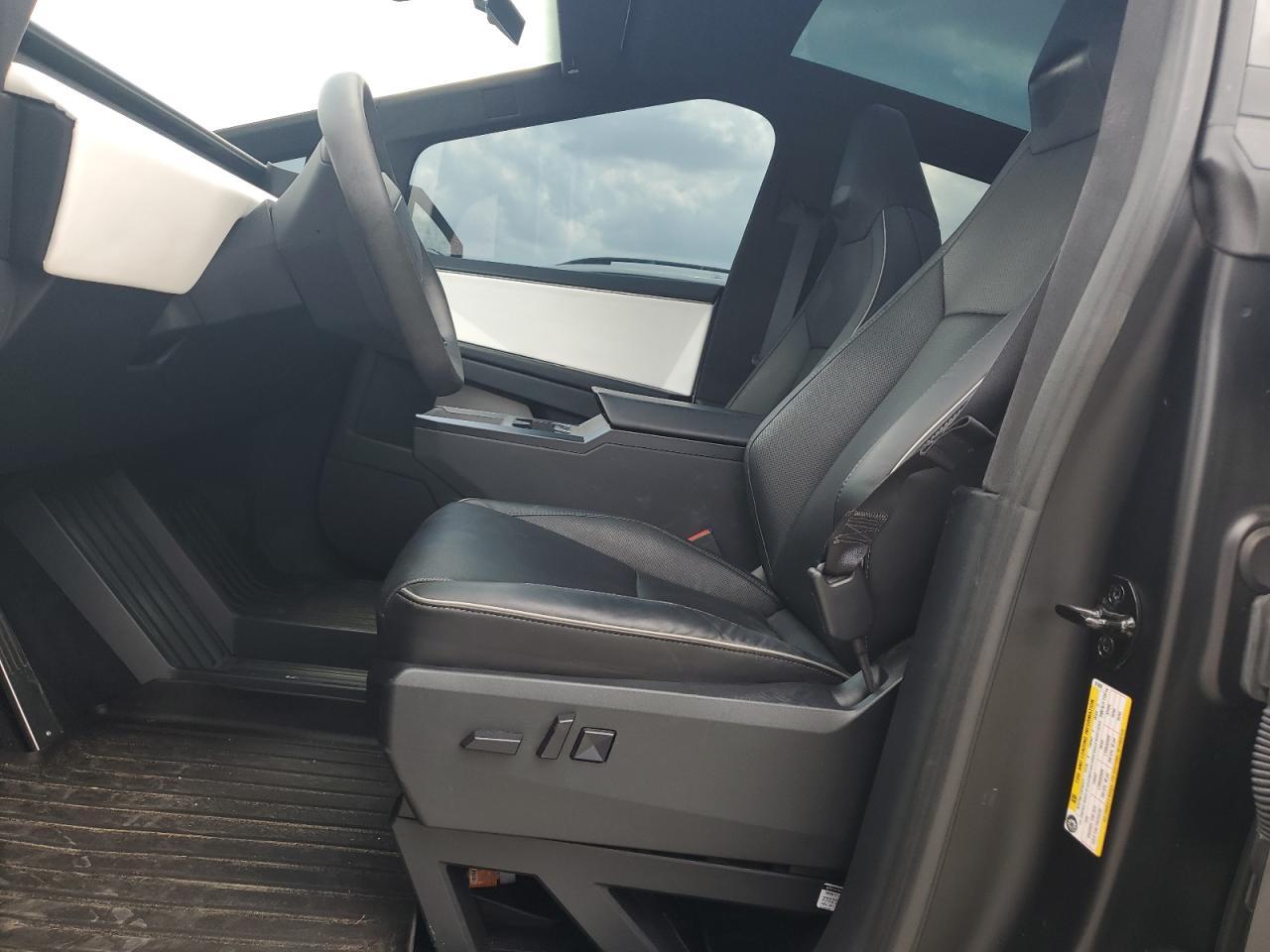 2024 Tesla Cybertruck - Фото 7