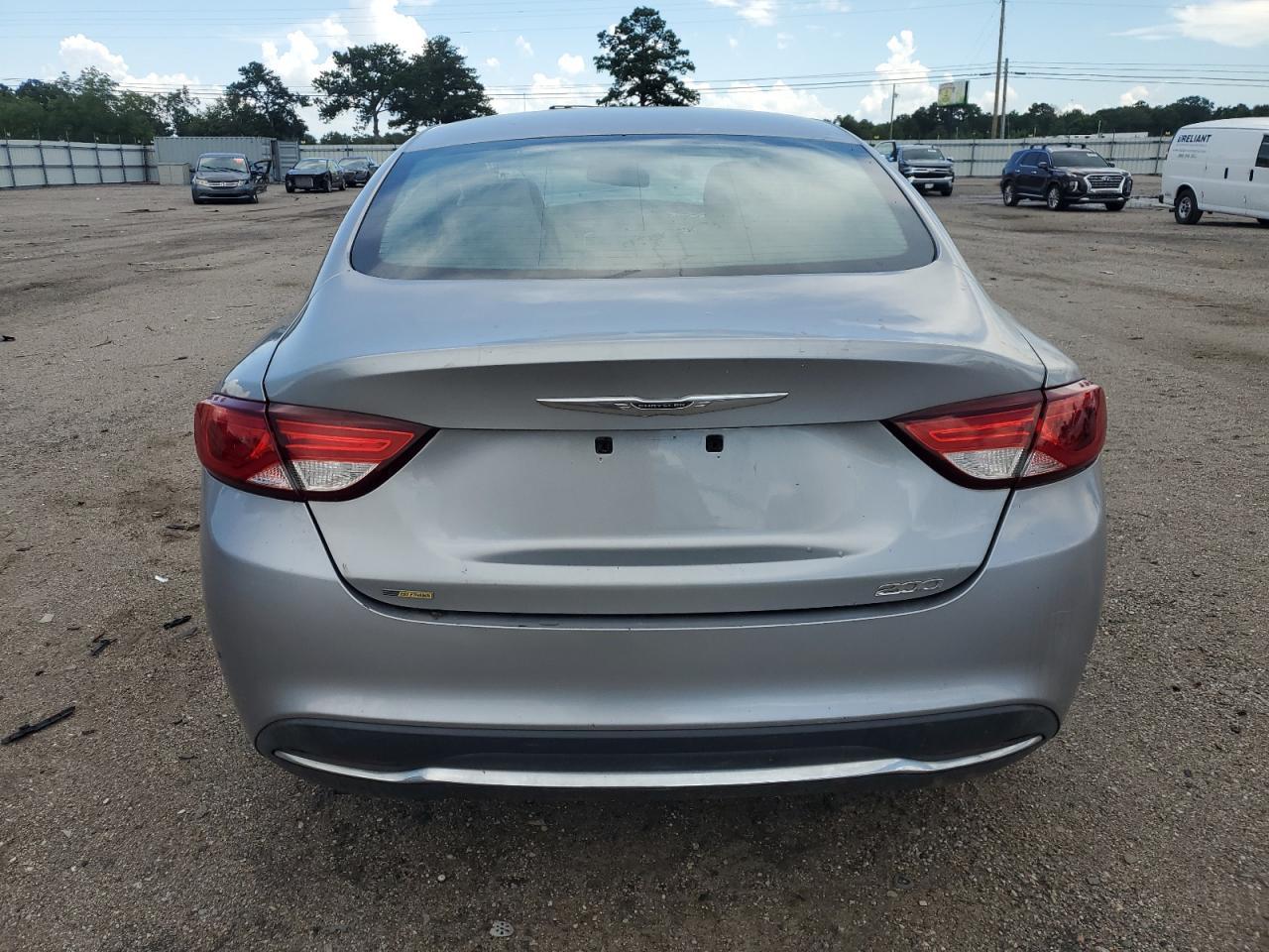 2015 Chrysler 200 Limited - Фото 6