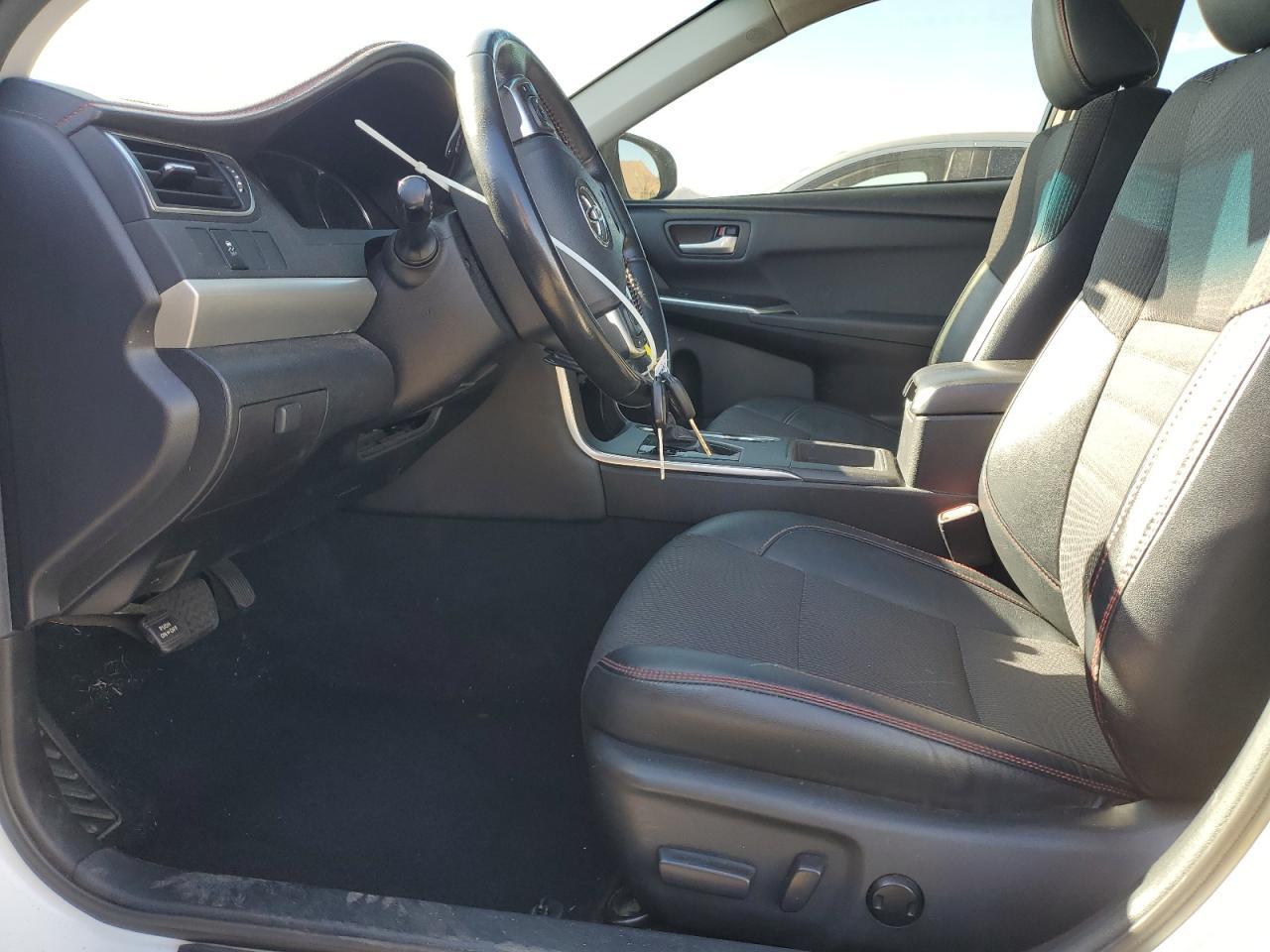 2016 Toyota Camry Le - Фото 7