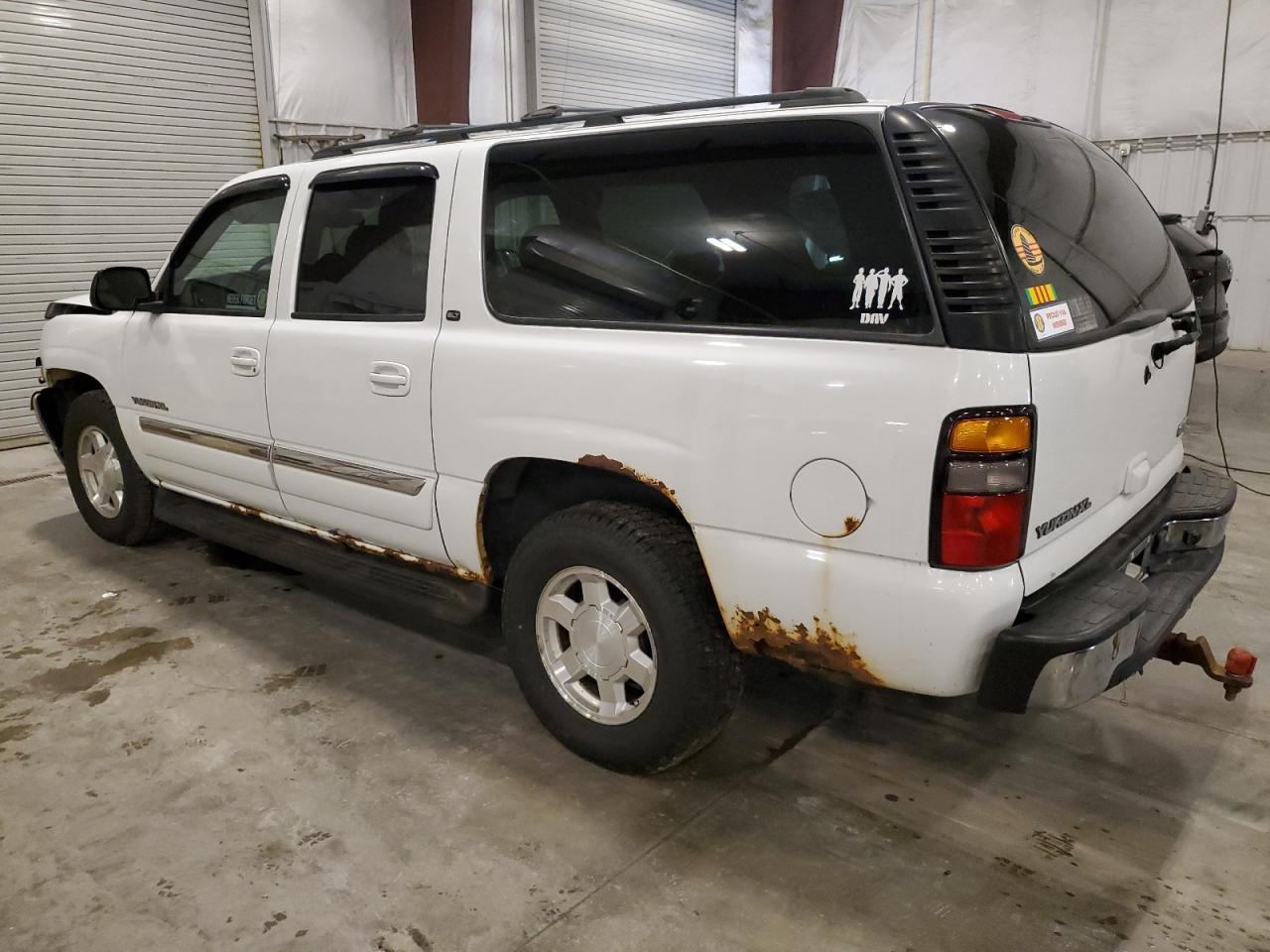 2005 GMC Yukon Xl K1500 - Image 2
