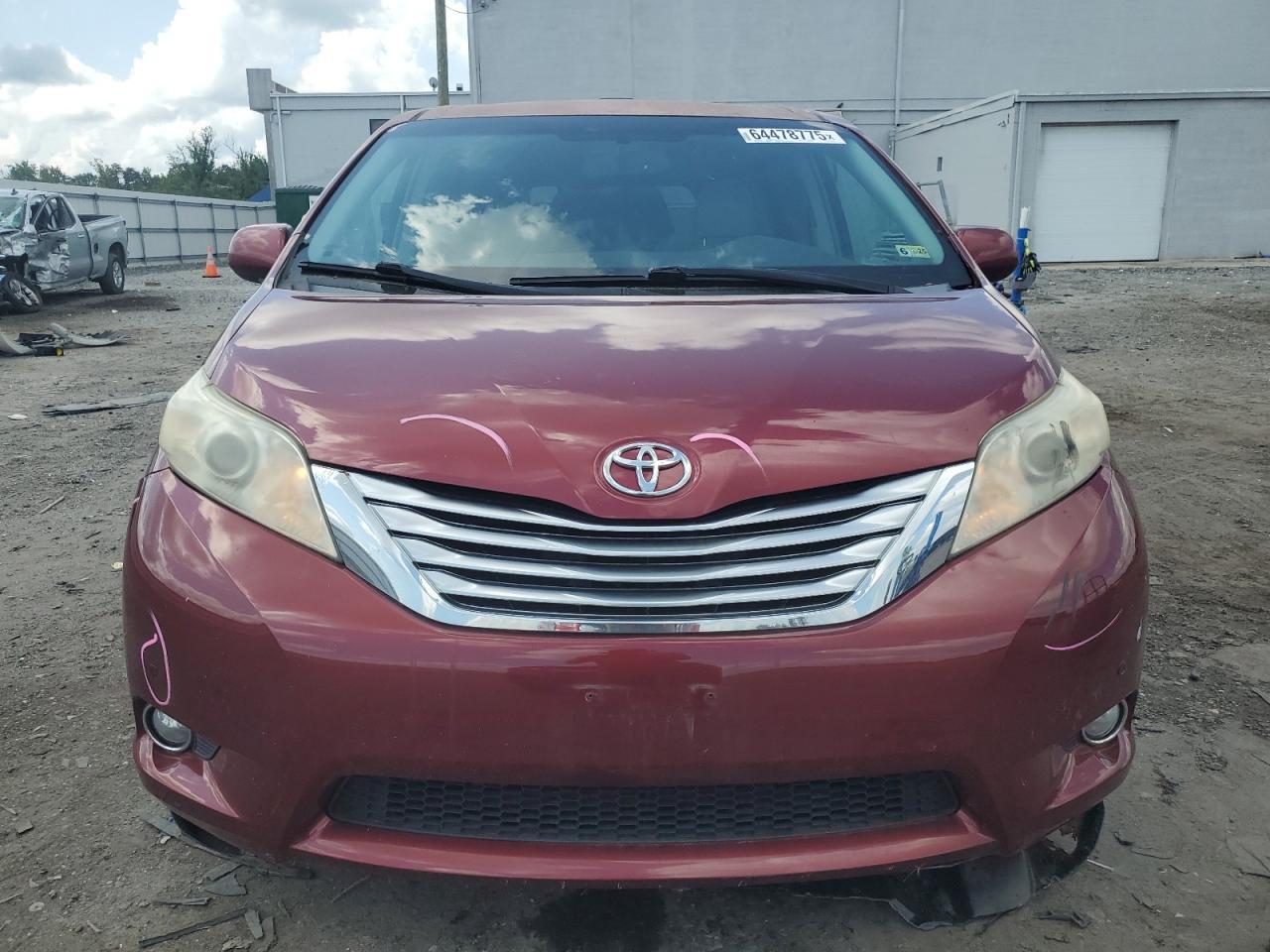 2011 Toyota Sienna Xle - Фото 5