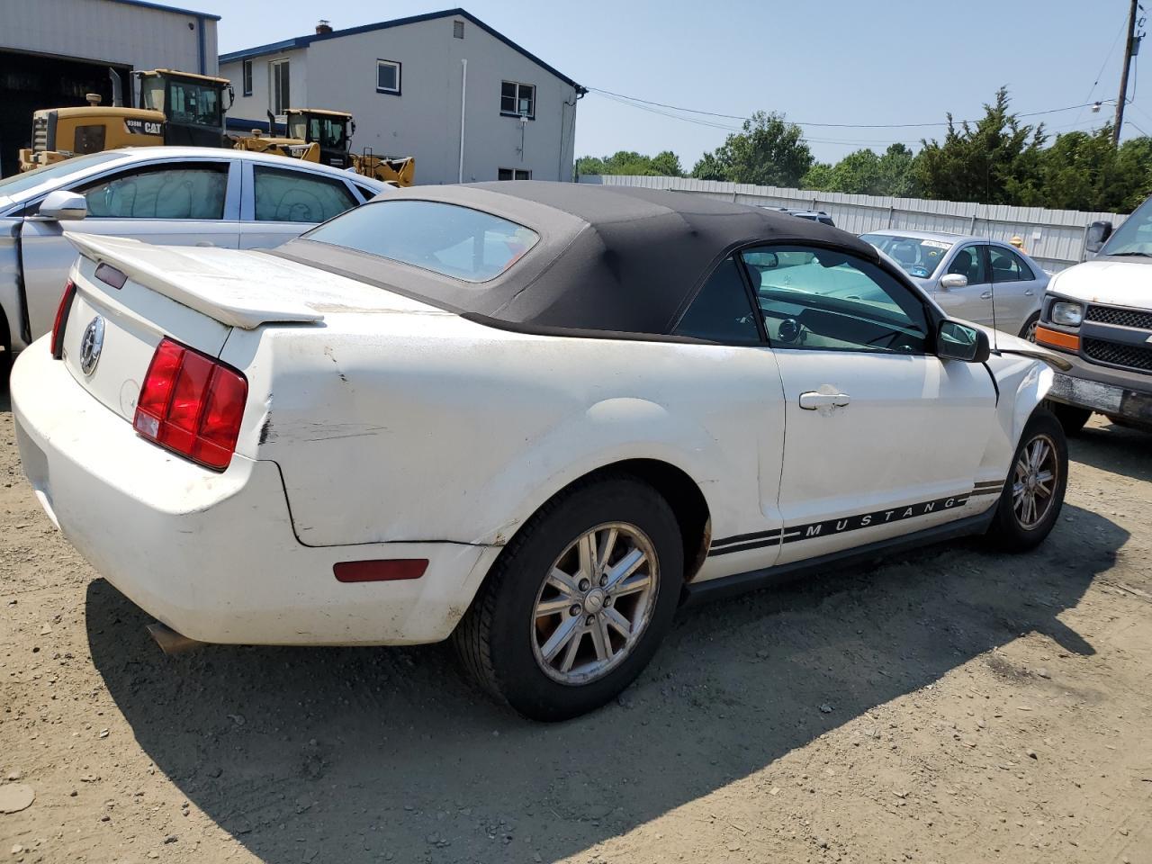 2008 Ford Mustang - Image 3