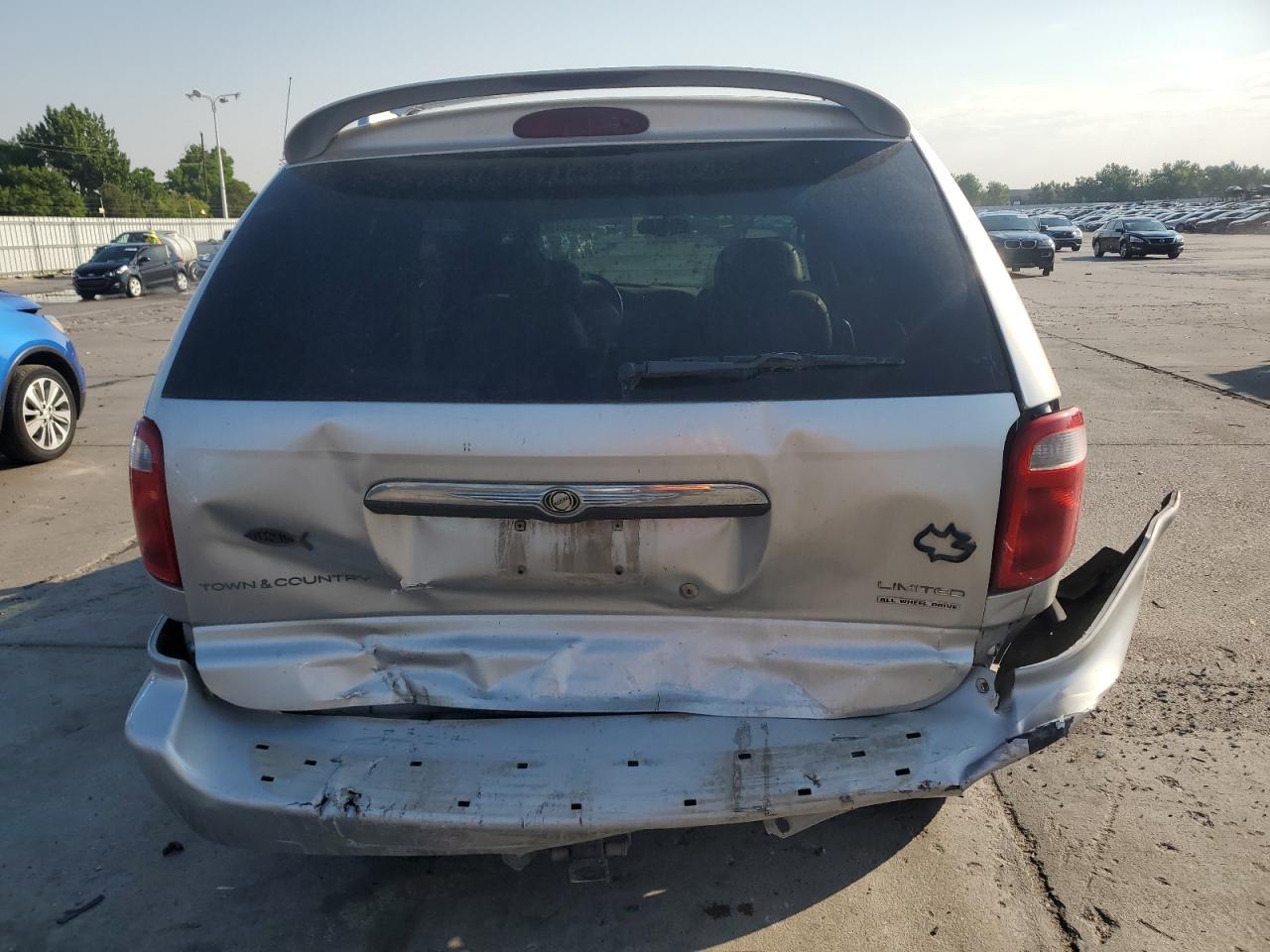 2003 Chrysler Town & Country Limited - Фото 6