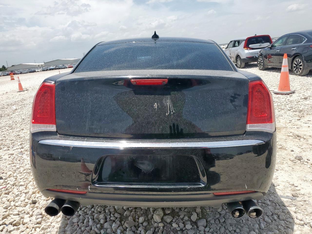 2019 Chrysler 300 Limited - Image 6