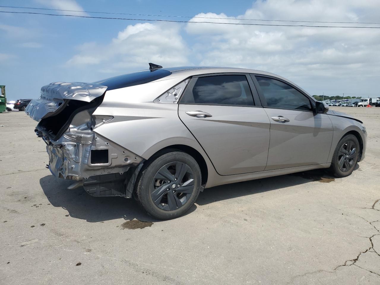 2023 Hyundai Elantra Sel - Image 3