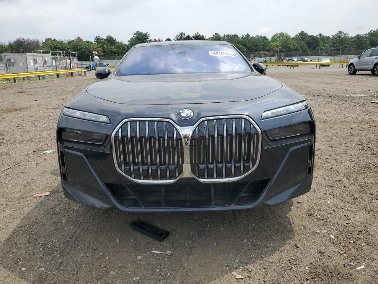 2025 BMW 760 Xi - Фото 5