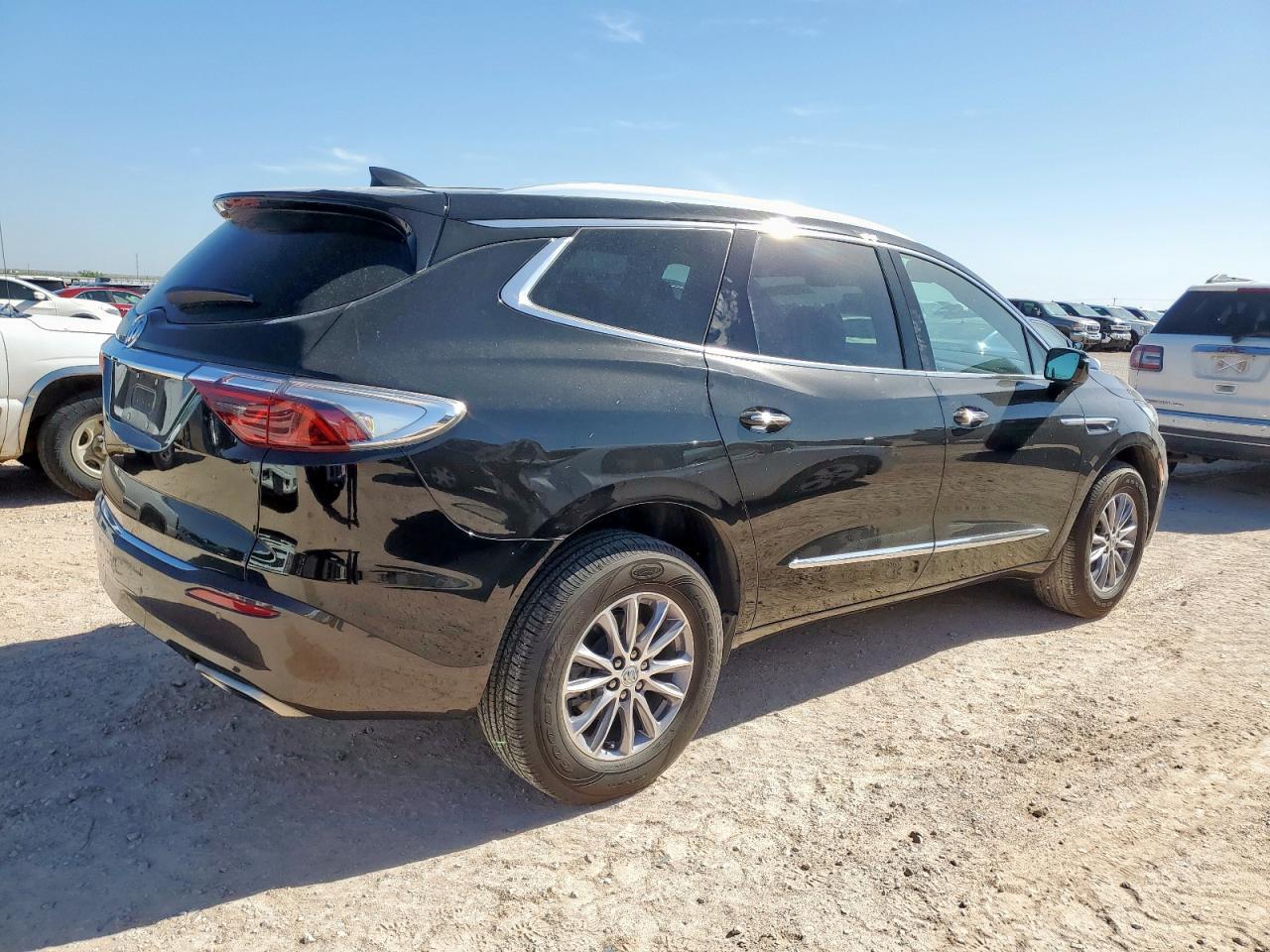 2024 Buick Enclave Essence - Image 3