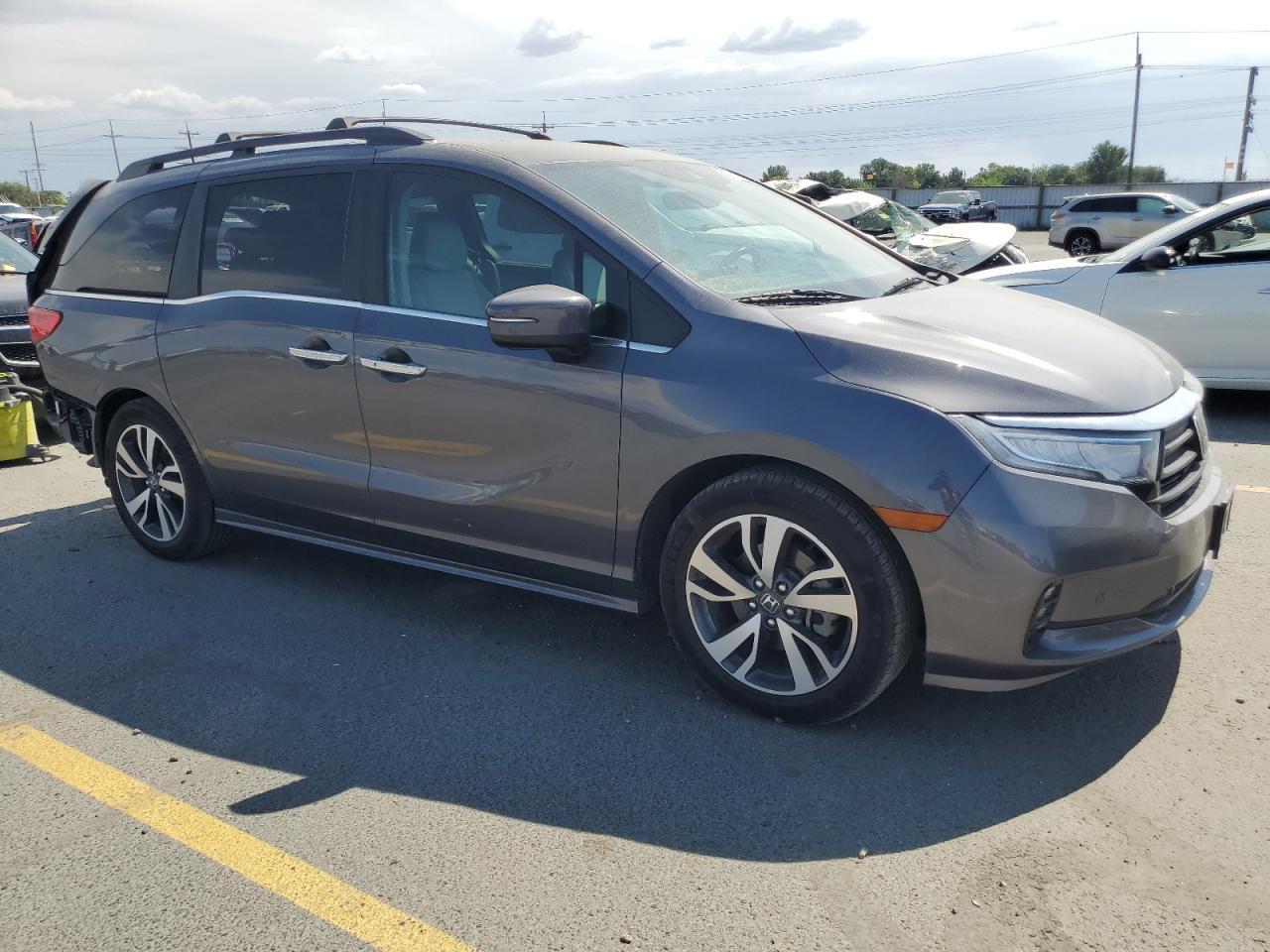 2022 Honda Odyssey Touring - Image 4