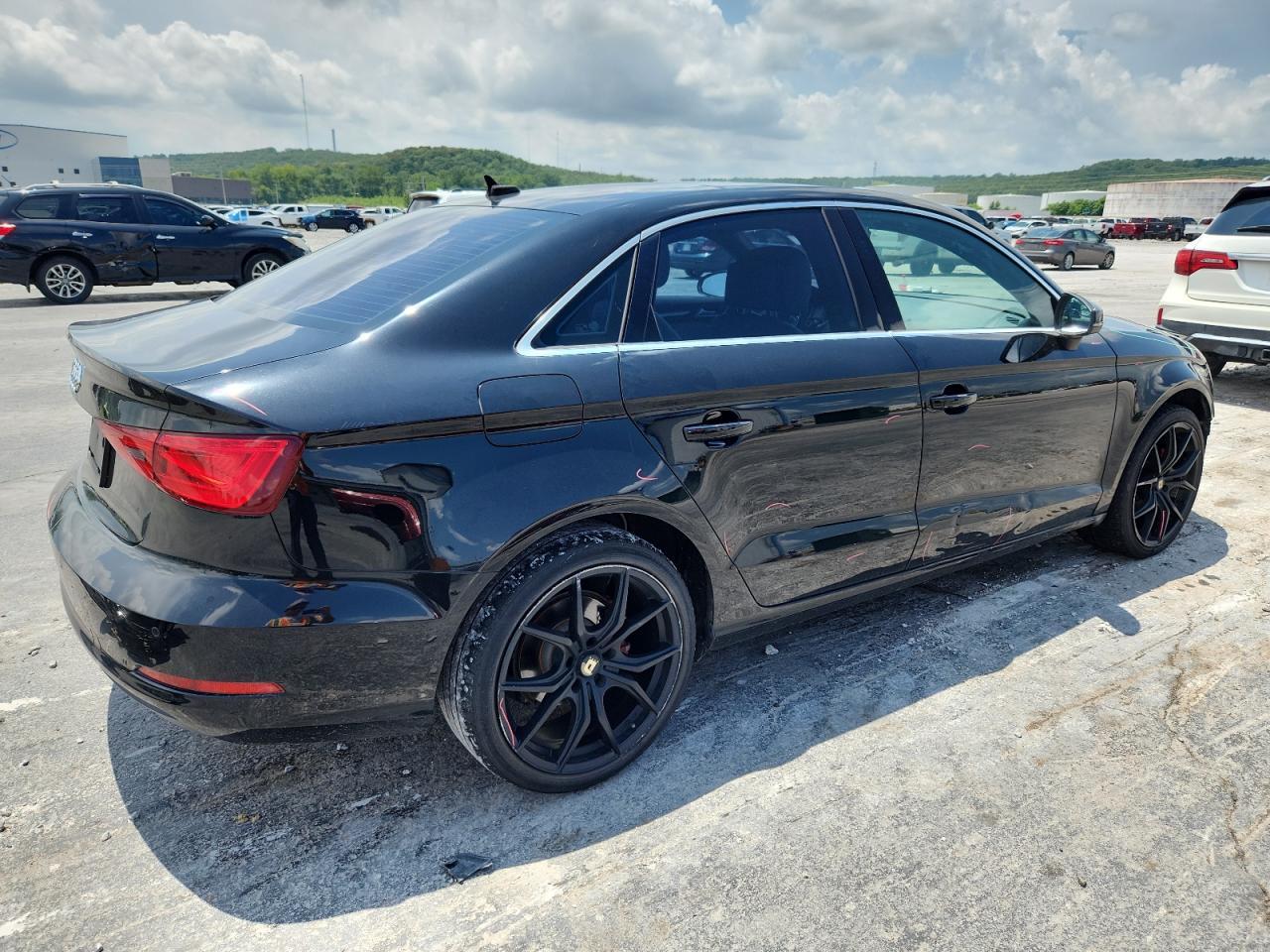 2016 Audi A3 Premium Plus - Фото 3