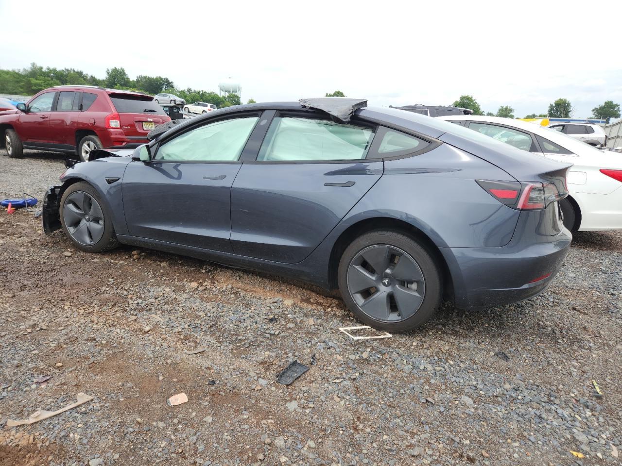 2023 Tesla Model 3 - Фото 2