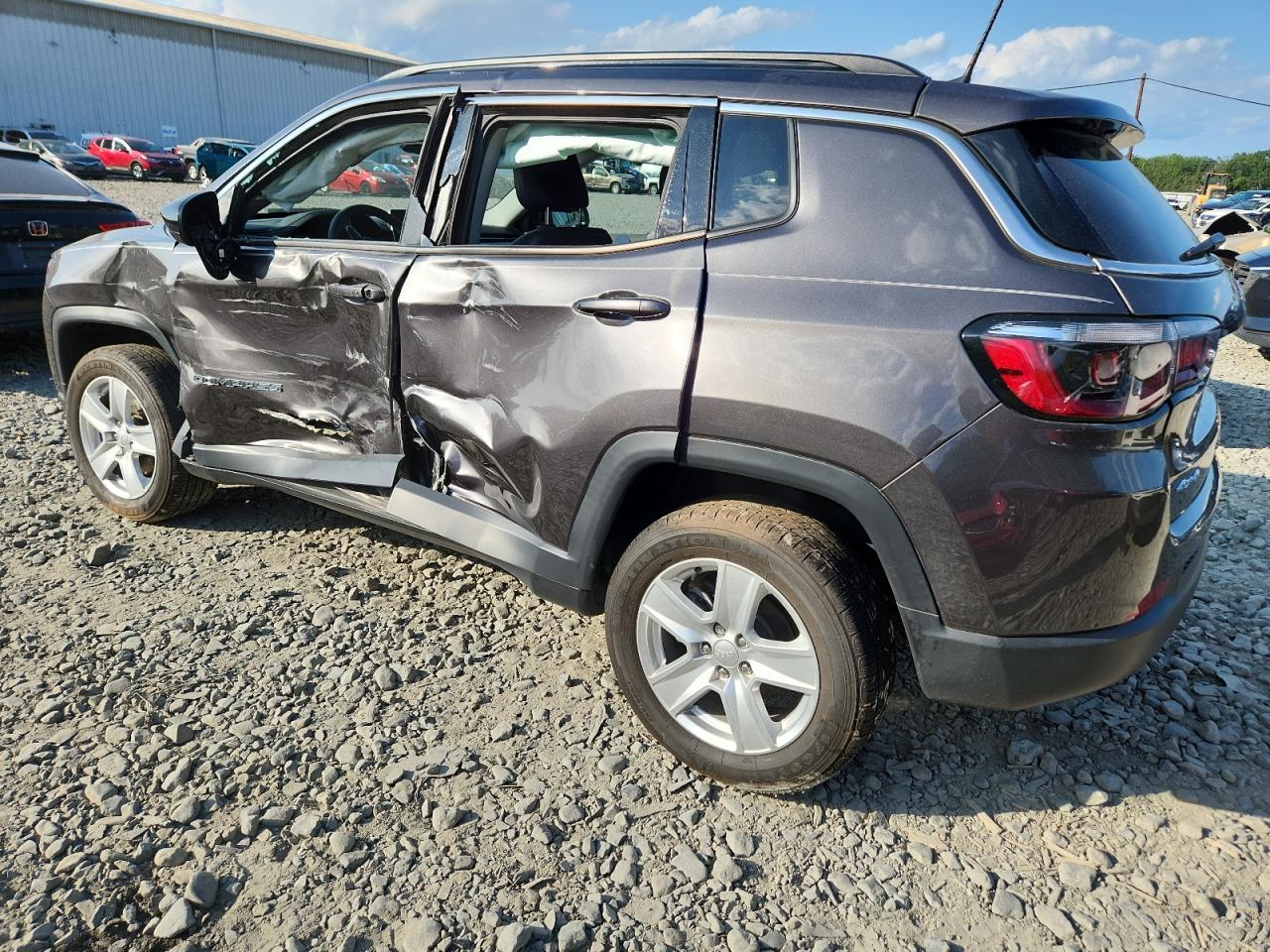 2022 Jeep Compass Latitude - Фото 2