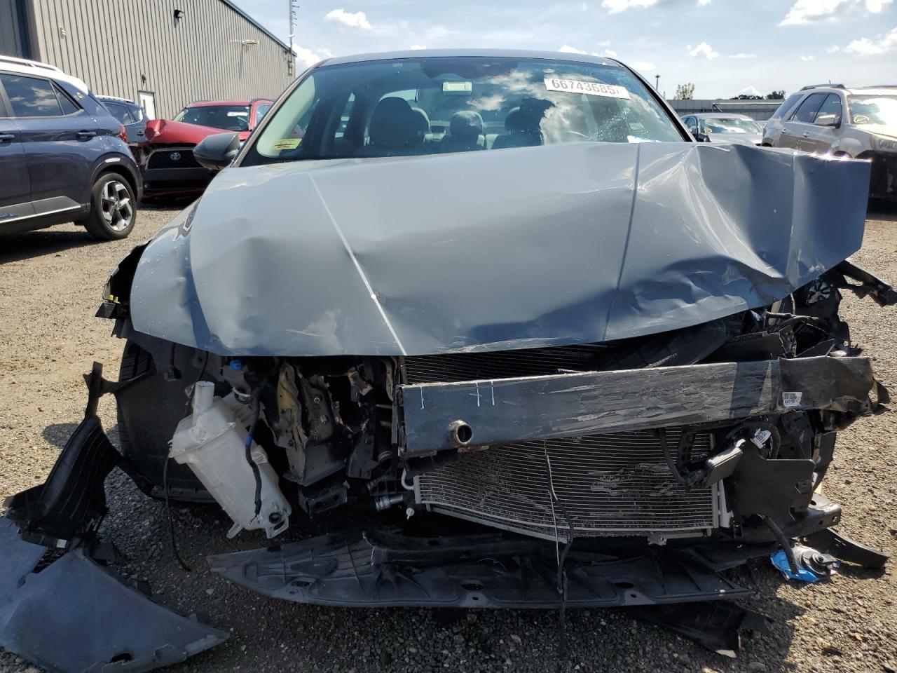 2021 Hyundai Elantra Limited - Фото 5