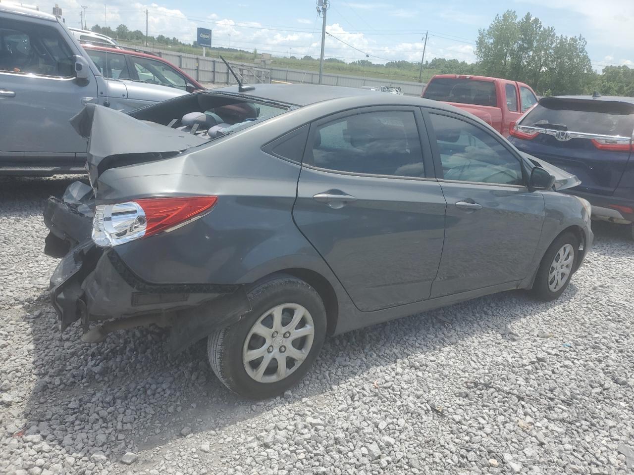 2012 Hyundai Accent Gls - Фото 3