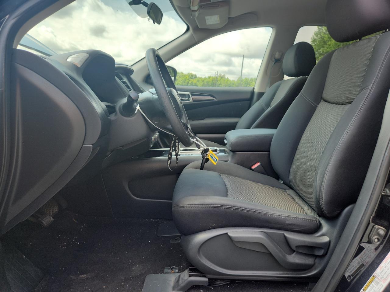 2017 Nissan Pathfinder S - Image 7