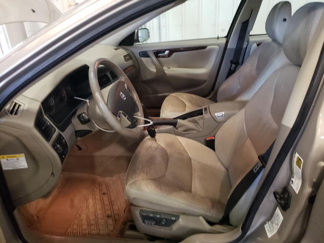 2005 Volvo V70 - Image 7