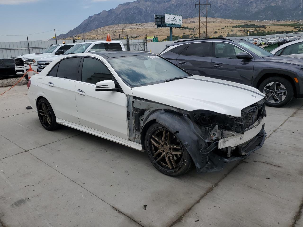 2015 Mercedes-Benz E 400 4Matic - Фото 4