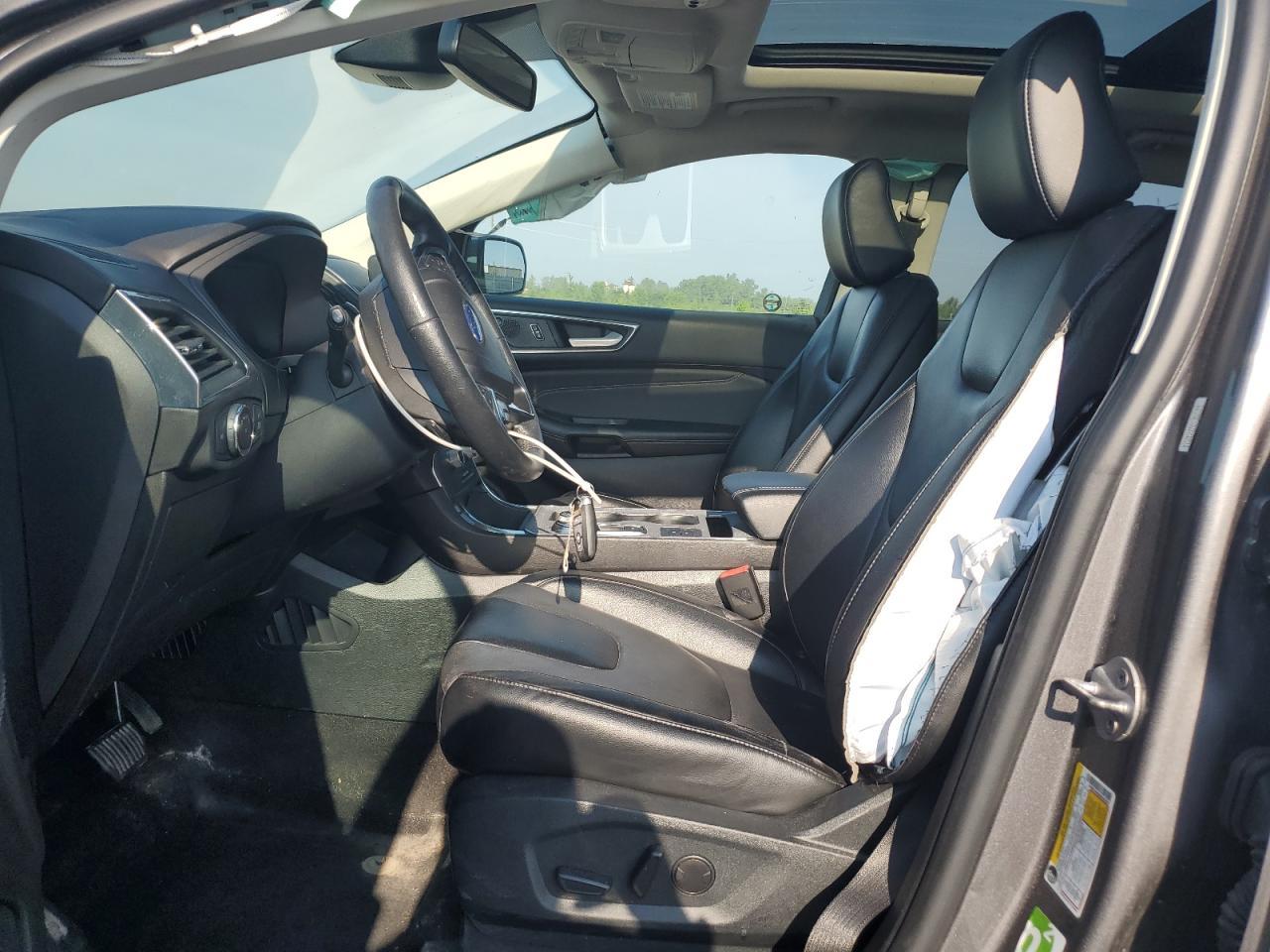 2022 Ford Edge Titanium - Image 7