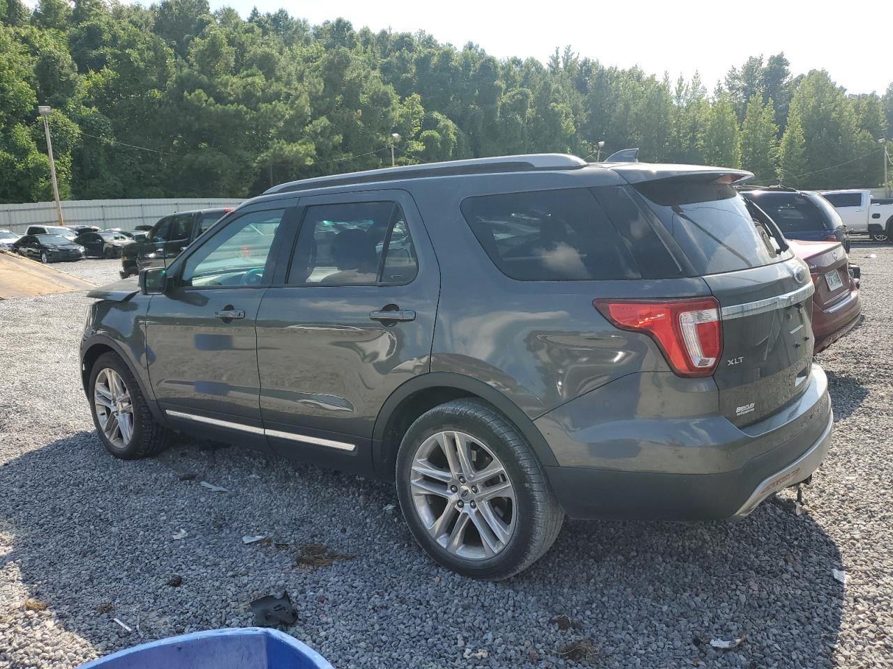 2017 Ford Explorer Xlt - Image 2